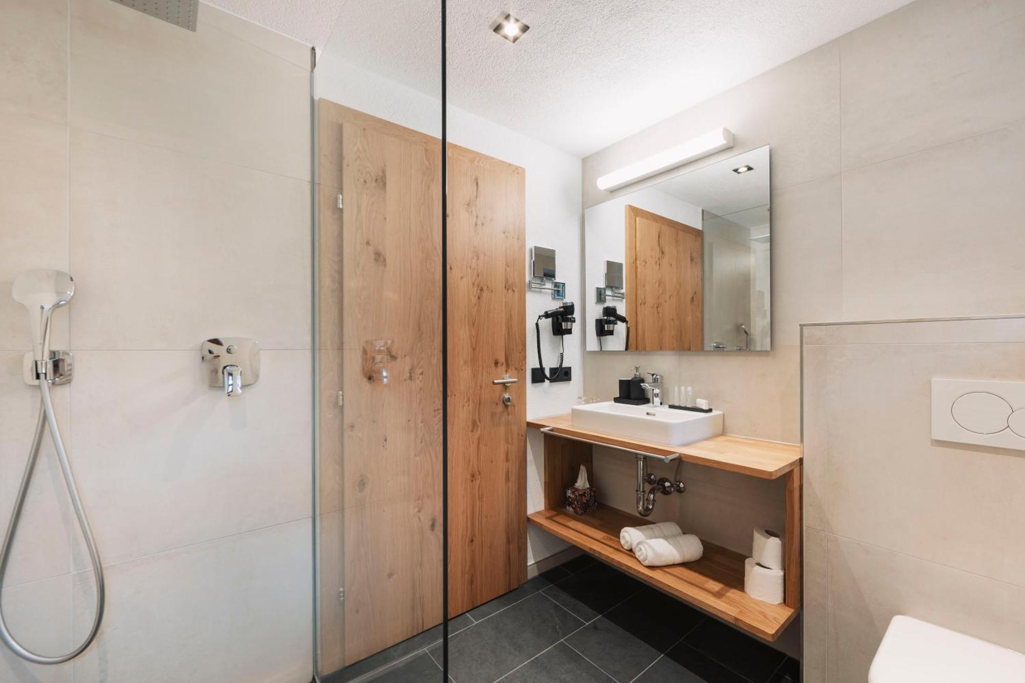 Apart Garni St Martin - Silvretta Card Premium Betrieb กัลเทือร์ ภายนอก รูปภาพ