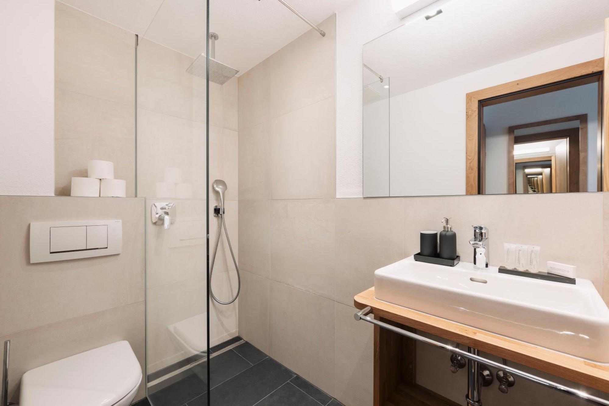 Apart Garni St Martin - Silvretta Card Premium Betrieb กัลเทือร์ ภายนอก รูปภาพ