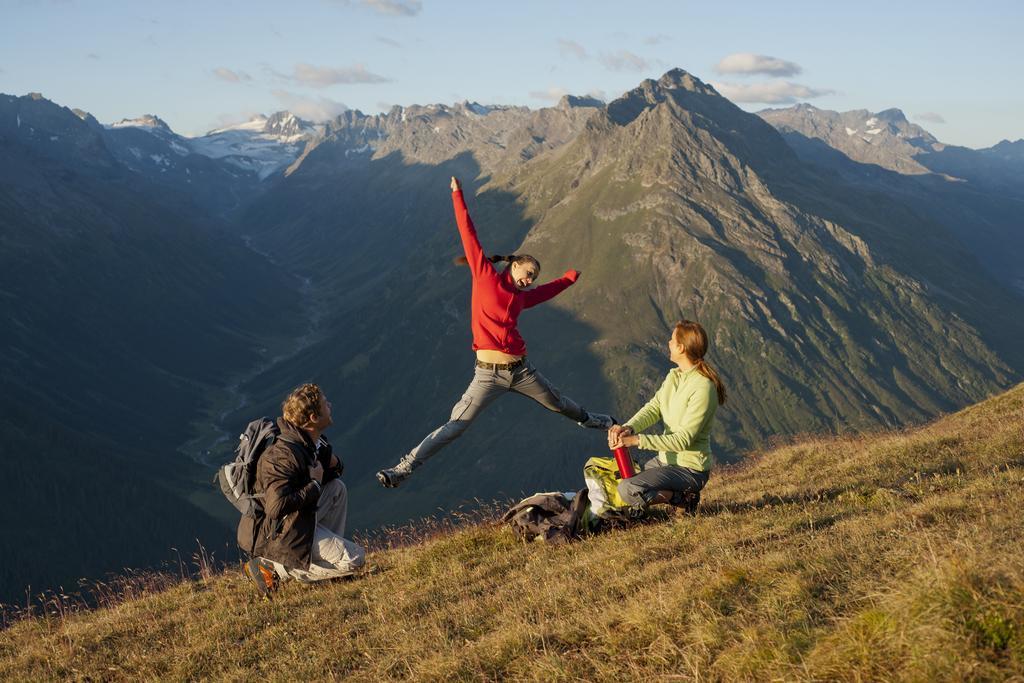 Apart Garni St Martin - Silvretta Card Premium Betrieb กัลเทือร์ ภายนอก รูปภาพ